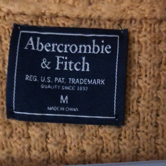Abercrombie & Fitch Size Medium Mustard Yellow 2 pockets so soft - Picture 7 of 7